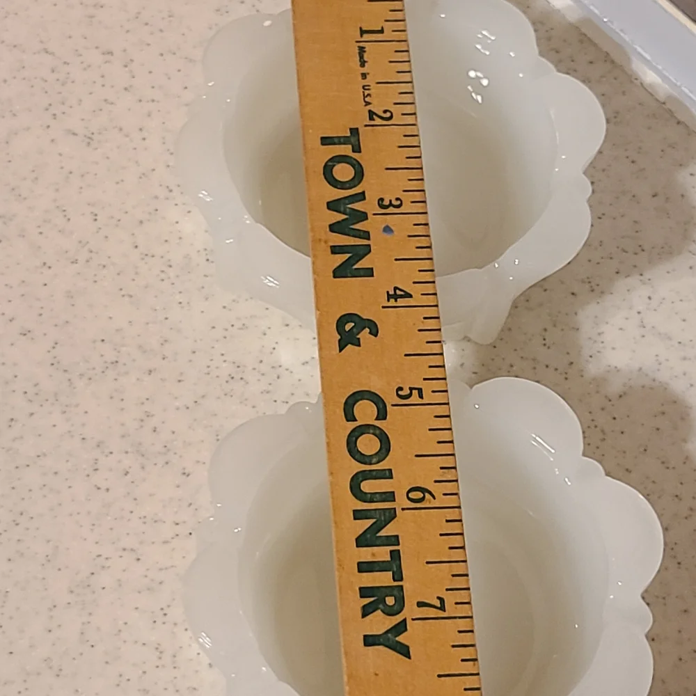 White Scalloped Glas.Ashtrays Set Of 2